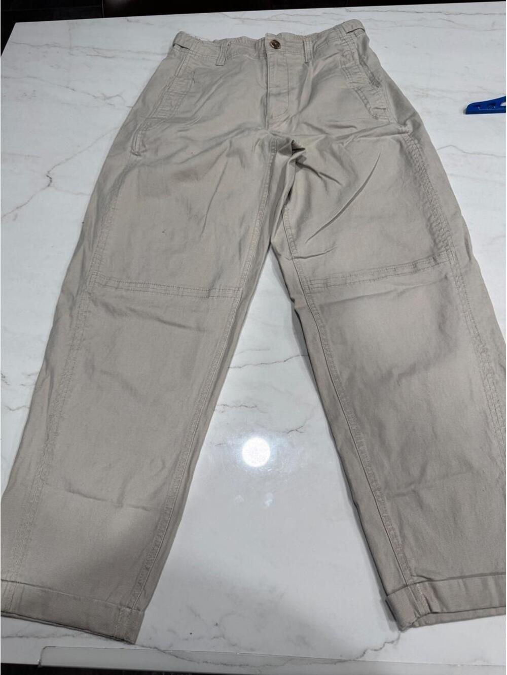Old navy Tan cargo pants Medium